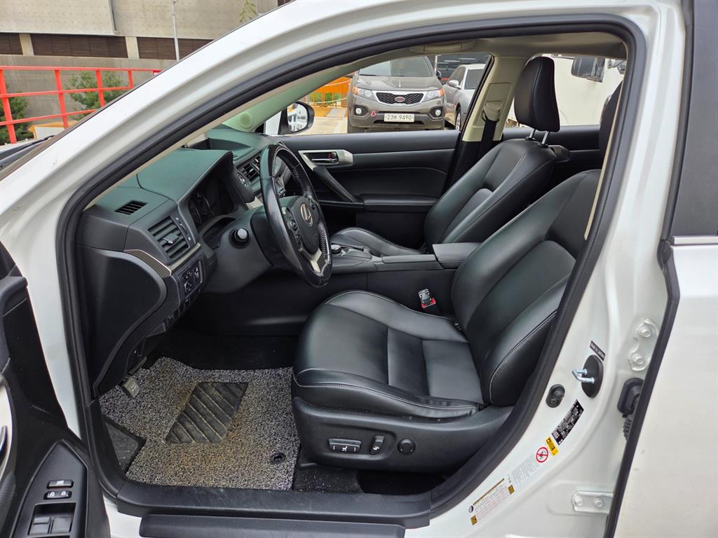 Lexus CT - Vista 6