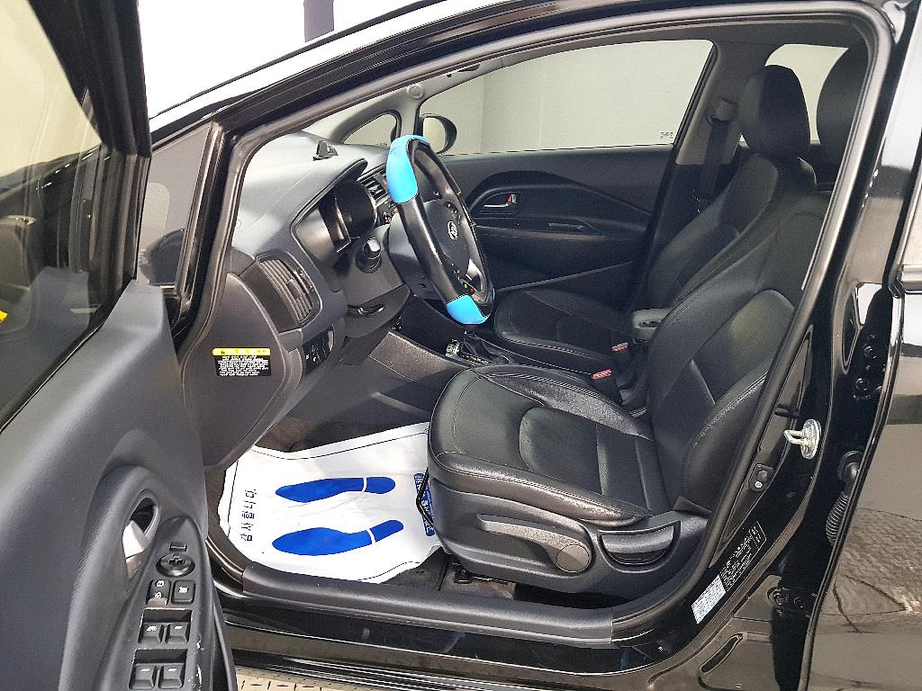 KIA Pride - Vista 8