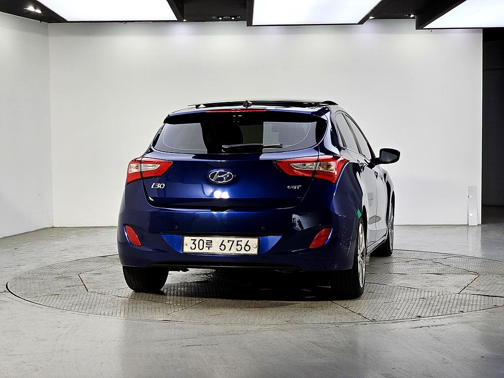 HYUNDAI i30 - Vista 3