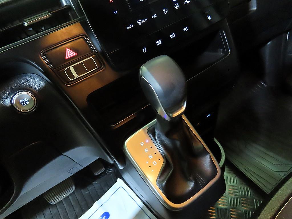HYUNDAI Staria - Vista 12