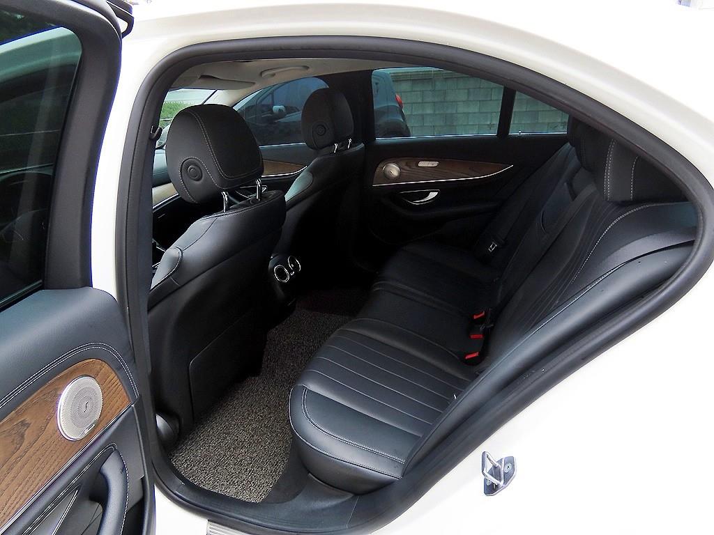Mercedes Benz E class - Vista 6