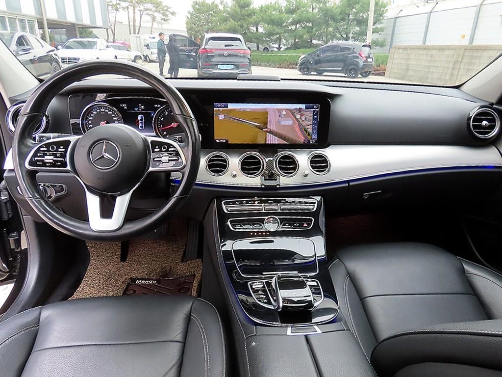 Mercedes Benz E class - Vista 7