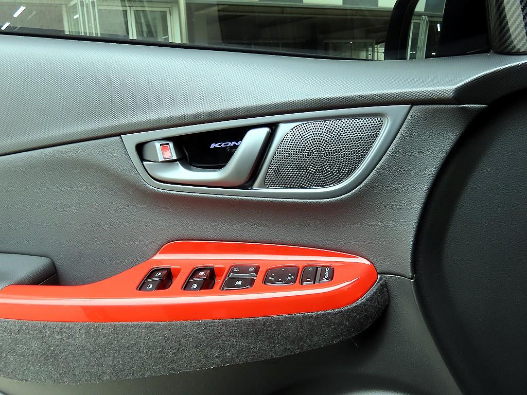 HYUNDAI Kona - Vista 12
