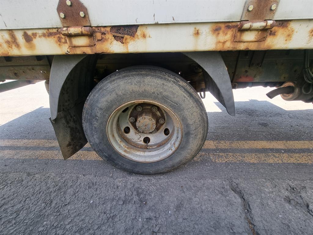 medium and large cargo truck - Vista 9