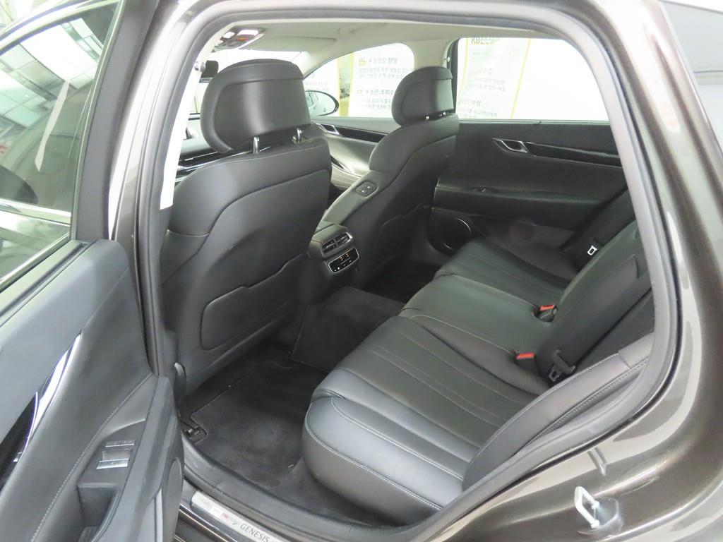 Genesis G80 - Vista 6