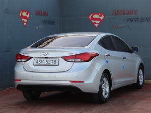 HYUNDAI Avante - Vista 6