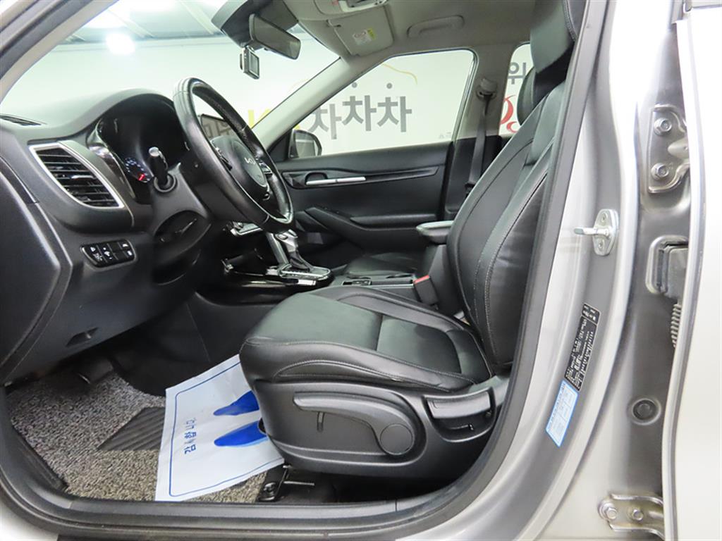 KIA Seltos - Vista 5