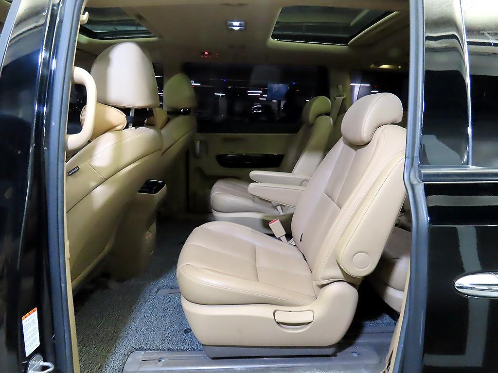 KIA Carnival - Vista 7