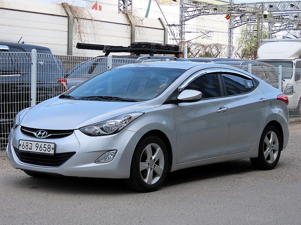 HYUNDAI Avante - Vista 2