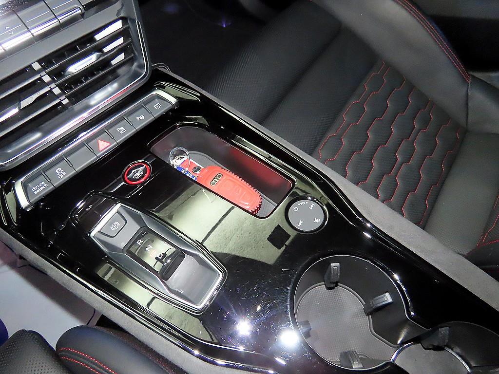 Audi RS e-tron GT - Vista 12