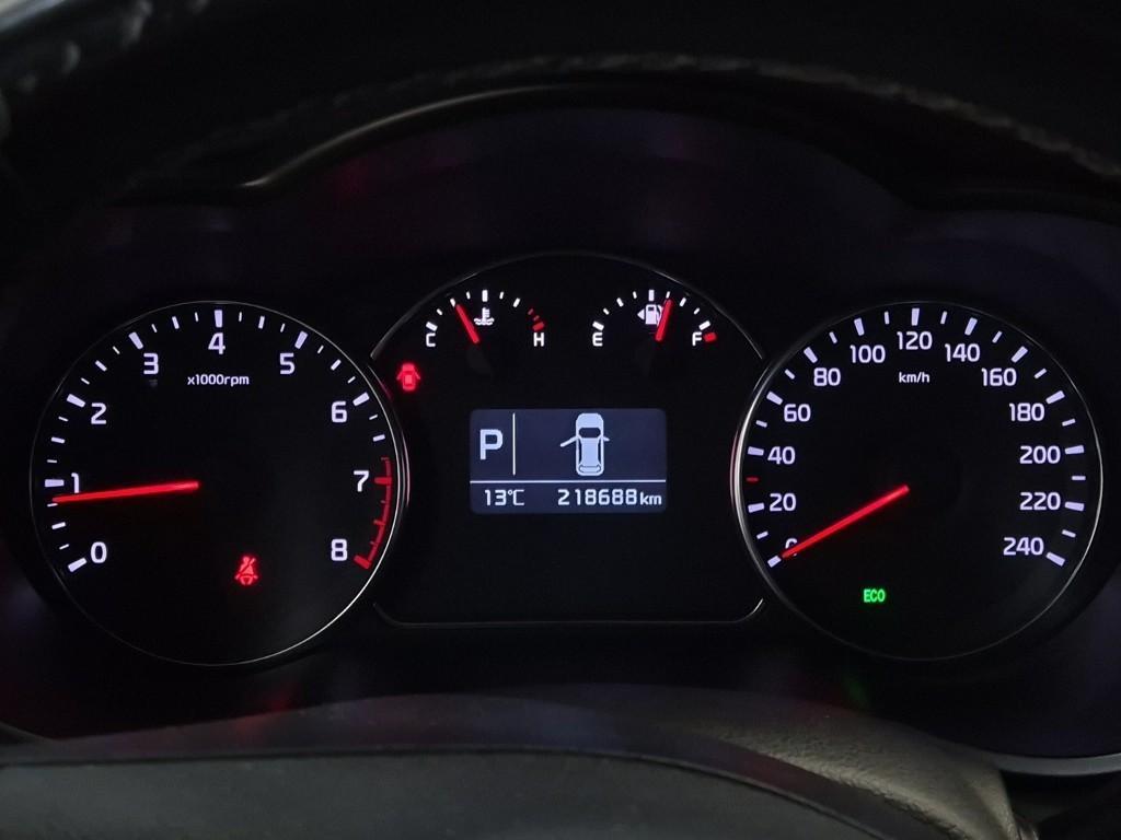 KIA Carens - Vista 5