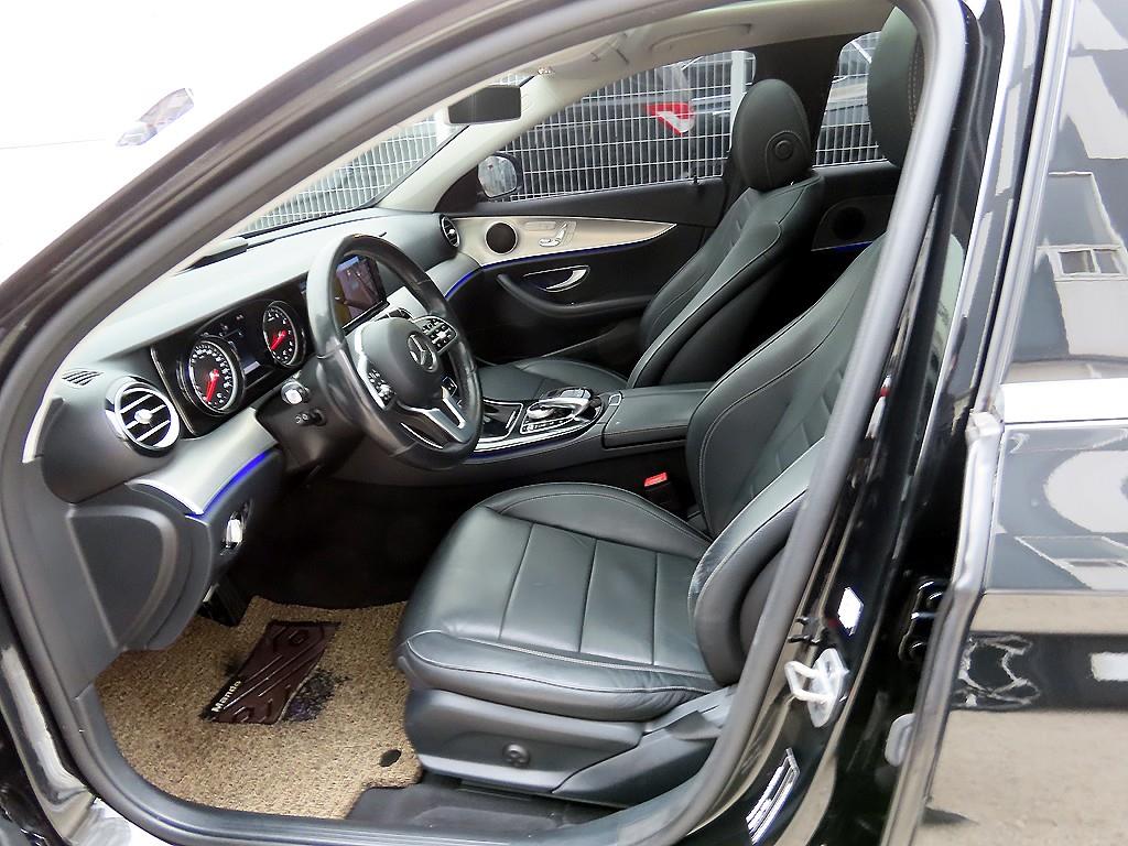Mercedes Benz E class - Vista 5