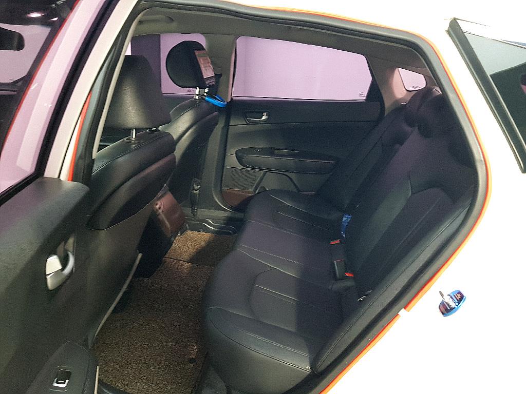 KIA K5 - Vista 9