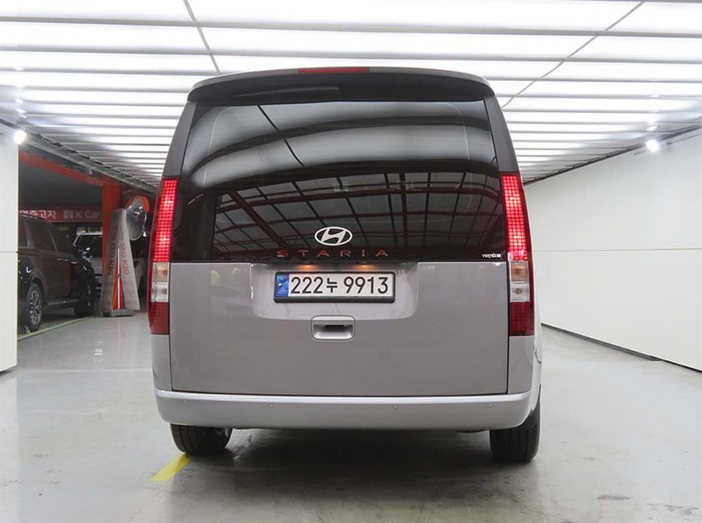 HYUNDAI Staria - Vista 3