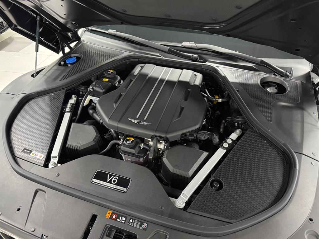 Genesis G90 - Vista 5