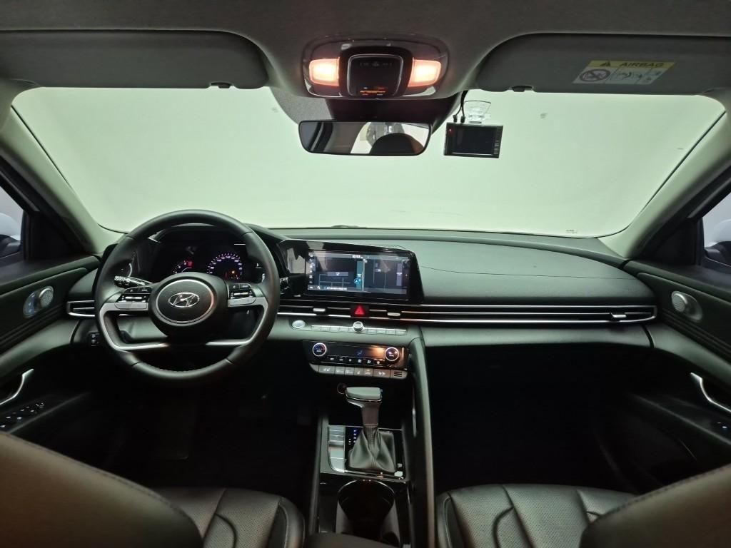HYUNDAI Avante - Vista 7