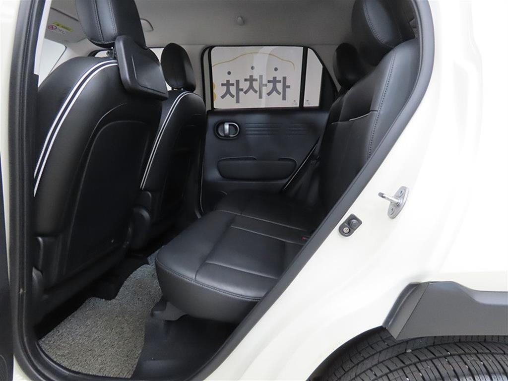 HYUNDAI Casper - Vista 6