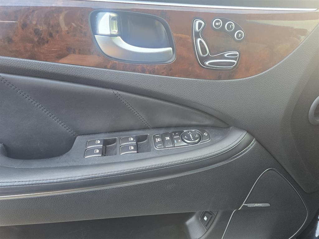 HYUNDAI Equus - Vista 7