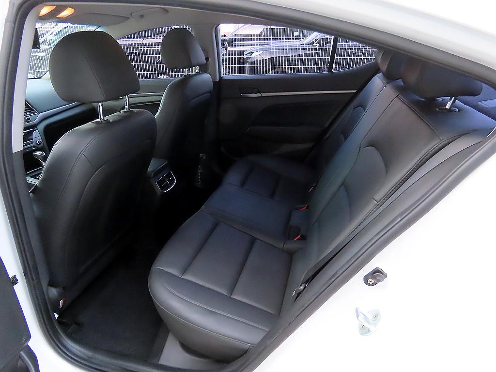 HYUNDAI Avante - Vista 6