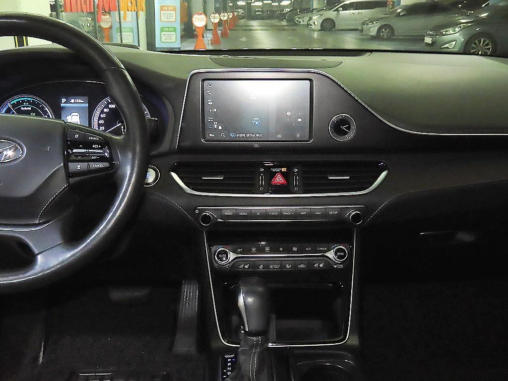 HYUNDAI Grandeur - Vista 11