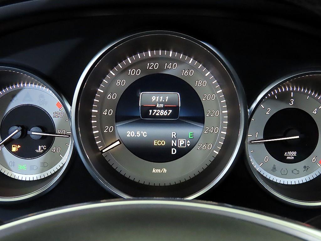 Mercedes Benz CLS Class - Vista 9