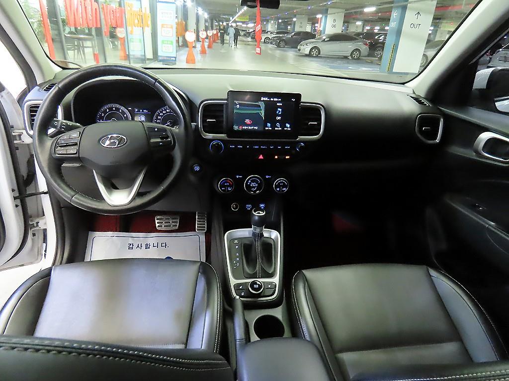 HYUNDAI Venue - Vista 10