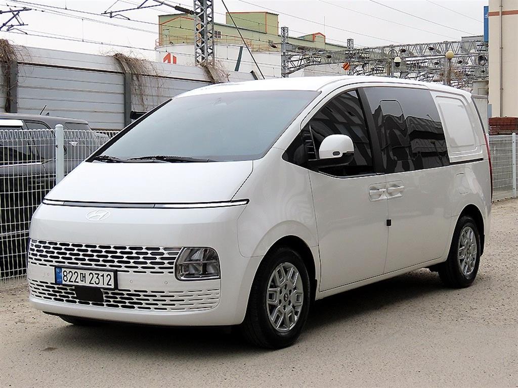 HYUNDAI Staria - Vista 2
