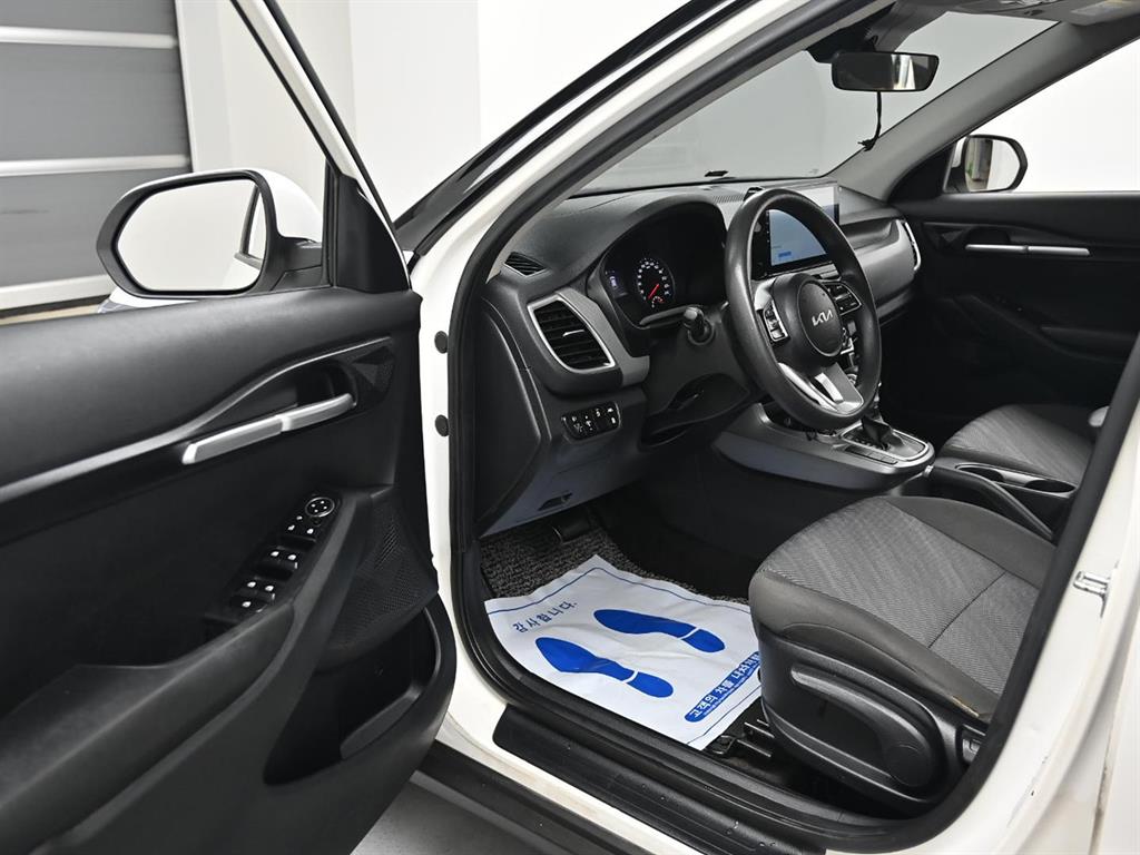 KIA Seltos - Vista 10