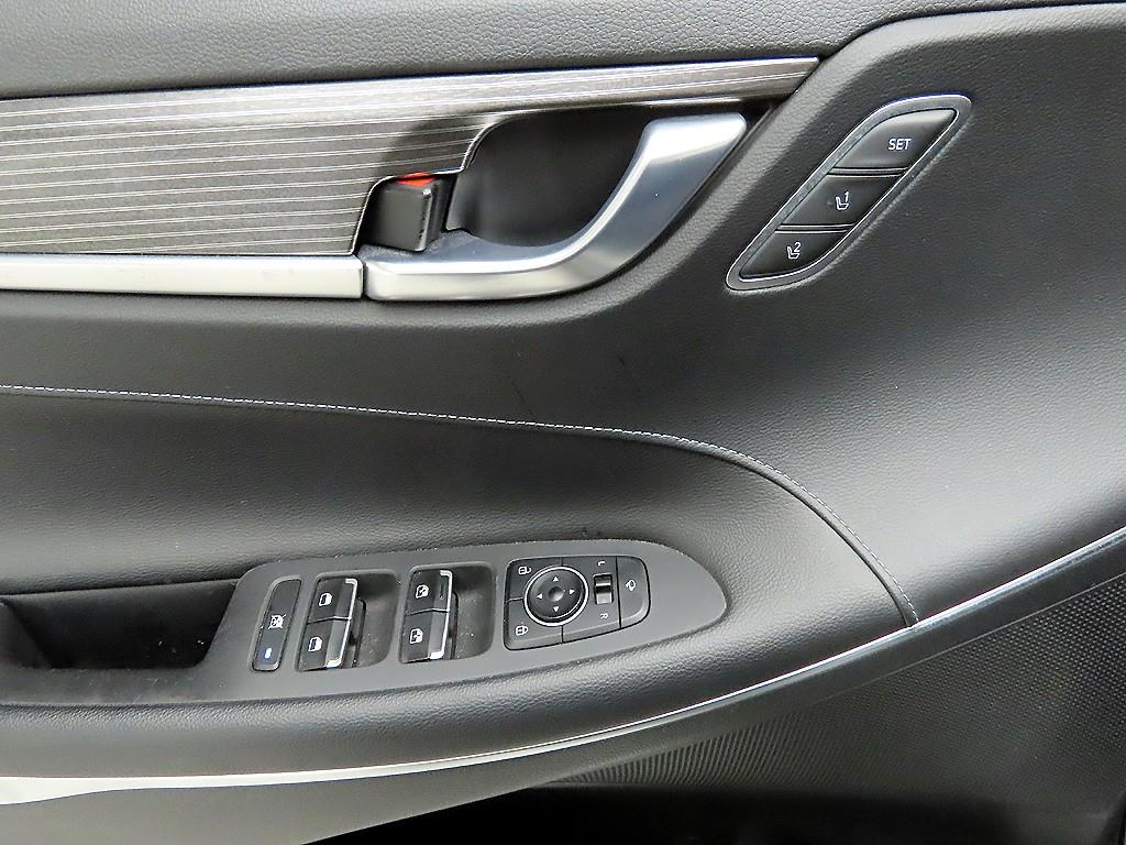 HYUNDAI Grandeur - Vista 11