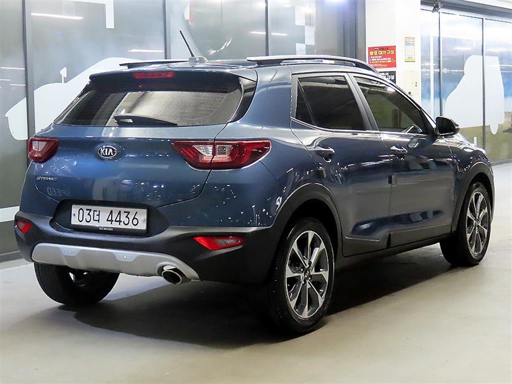 KIA Stonic - Vista 4