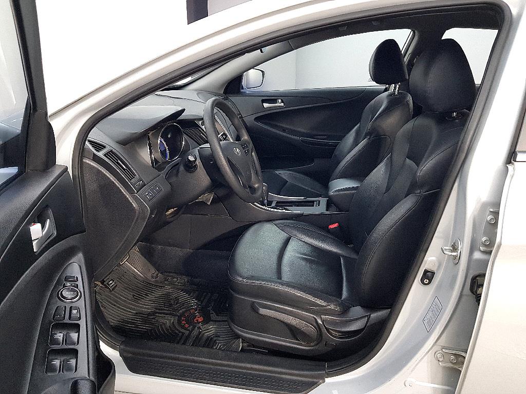 HYUNDAI Sonata - Vista 8