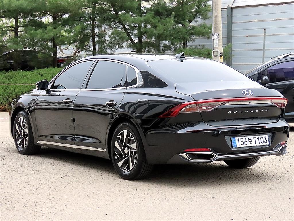 HYUNDAI Grandeur - Vista 3
