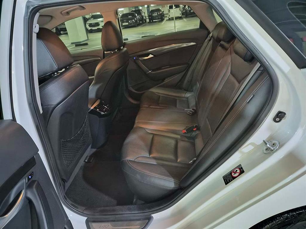 HYUNDAI i40 - Vista 7