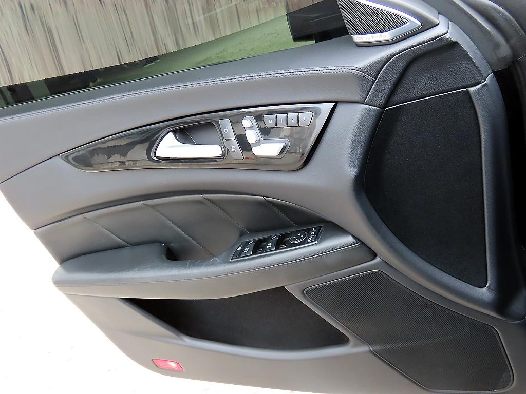 Mercedes Benz CLS Class - Vista 11