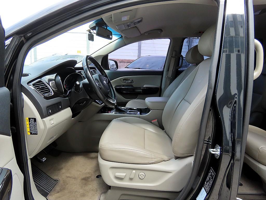 KIA Carnival - Vista 5