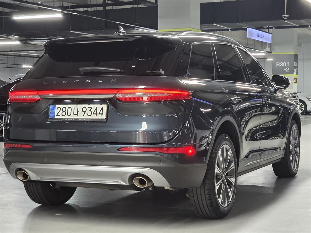 Lincoln Corsair - Vista 7