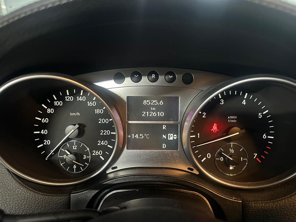 Mercedes Benz M Class - Vista 6