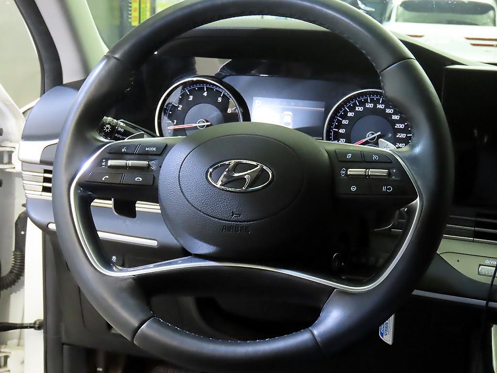 HYUNDAI Grandeur - Vista 8