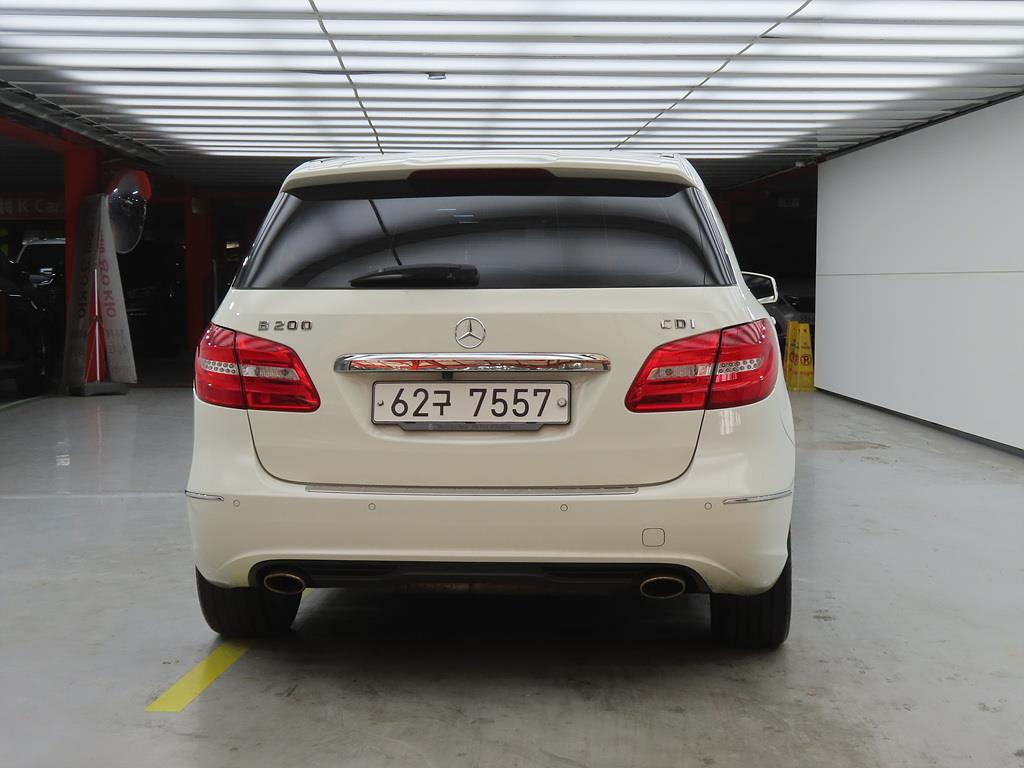 Mercedes Benz B Class (MY B) - Vista 3