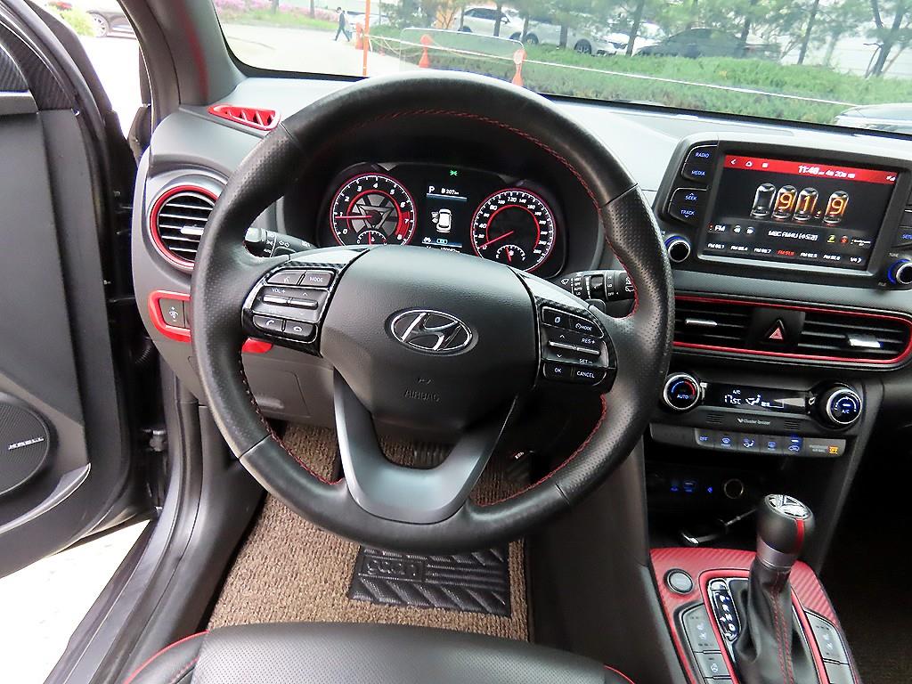 HYUNDAI Kona - Vista 8
