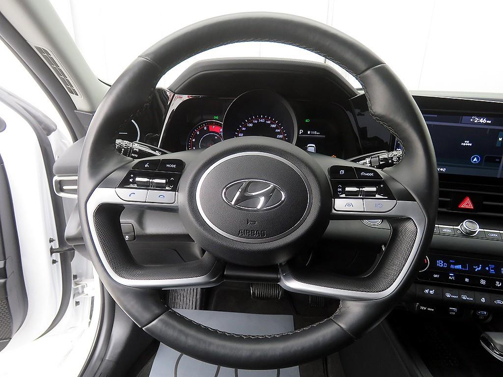HYUNDAI Avante - Vista 11