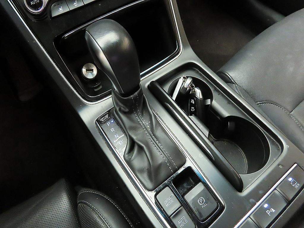 HYUNDAI Grandeur - Vista 10