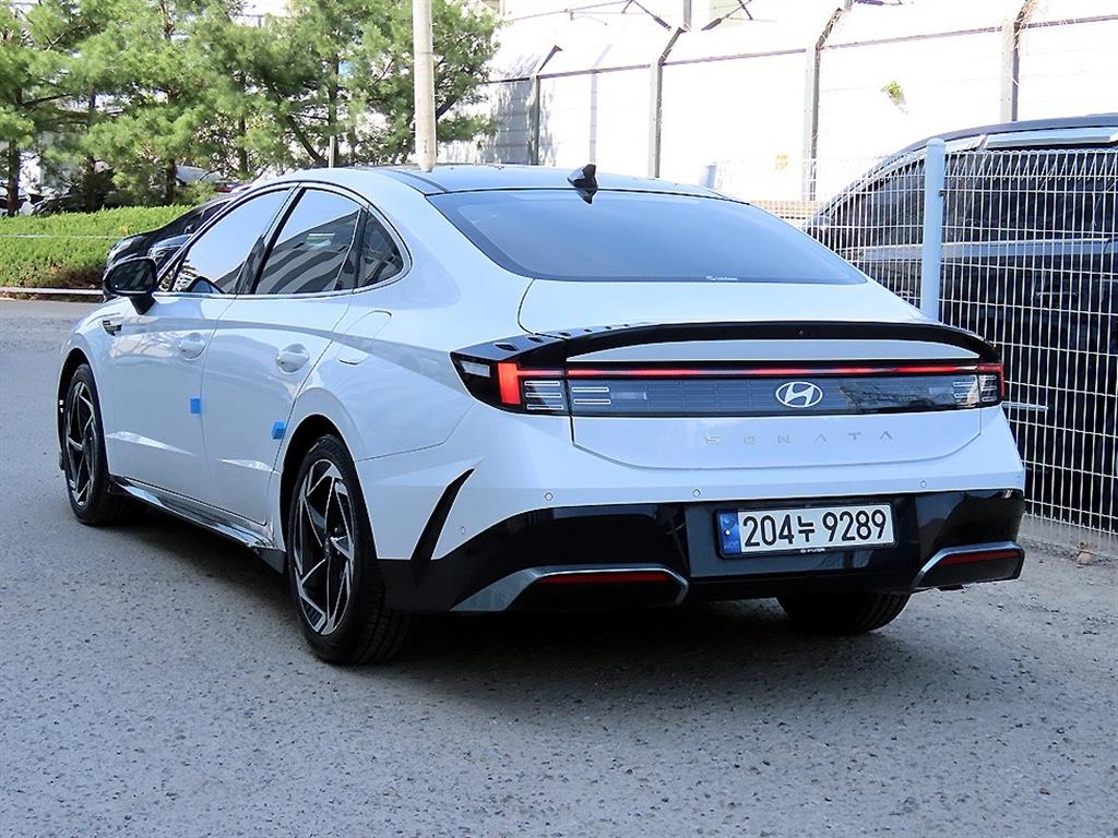 HYUNDAI Sonata - Vista 3