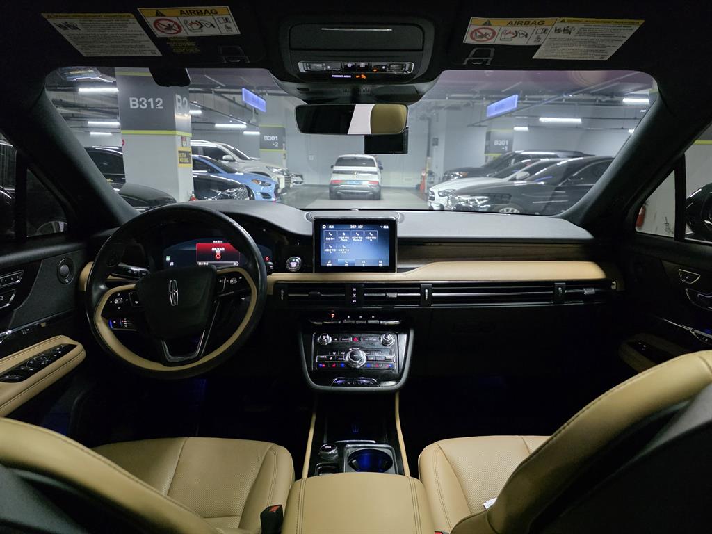 Lincoln Corsair - Vista 11