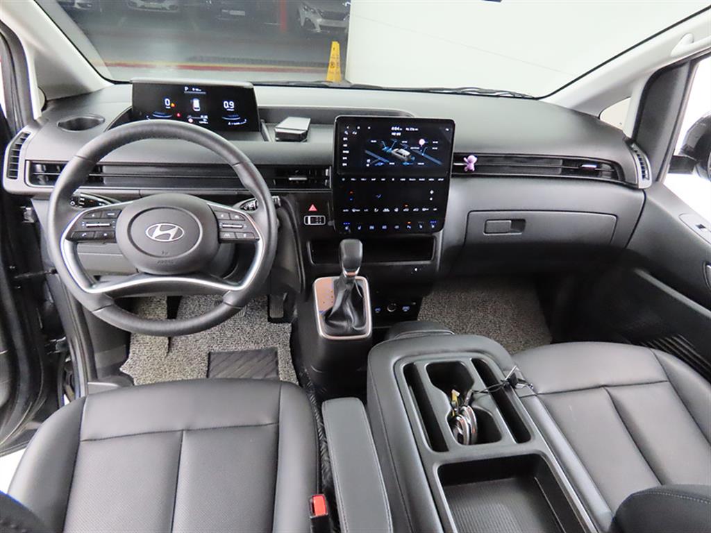 HYUNDAI Staria - Vista 8