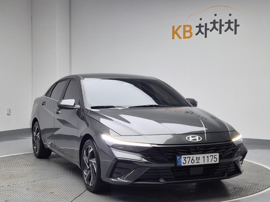 HYUNDAI Avante - Vista 3