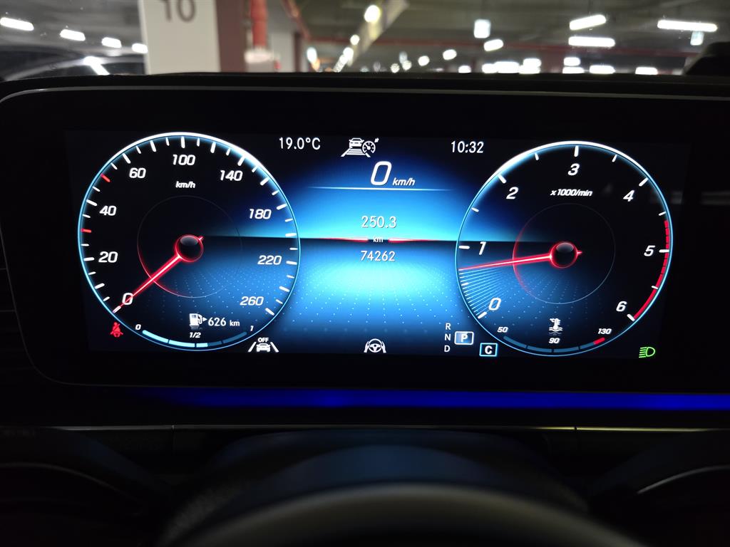 Mercedes Benz GLE Class - Vista 5