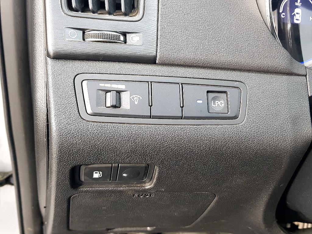 HYUNDAI Sonata - Vista 11