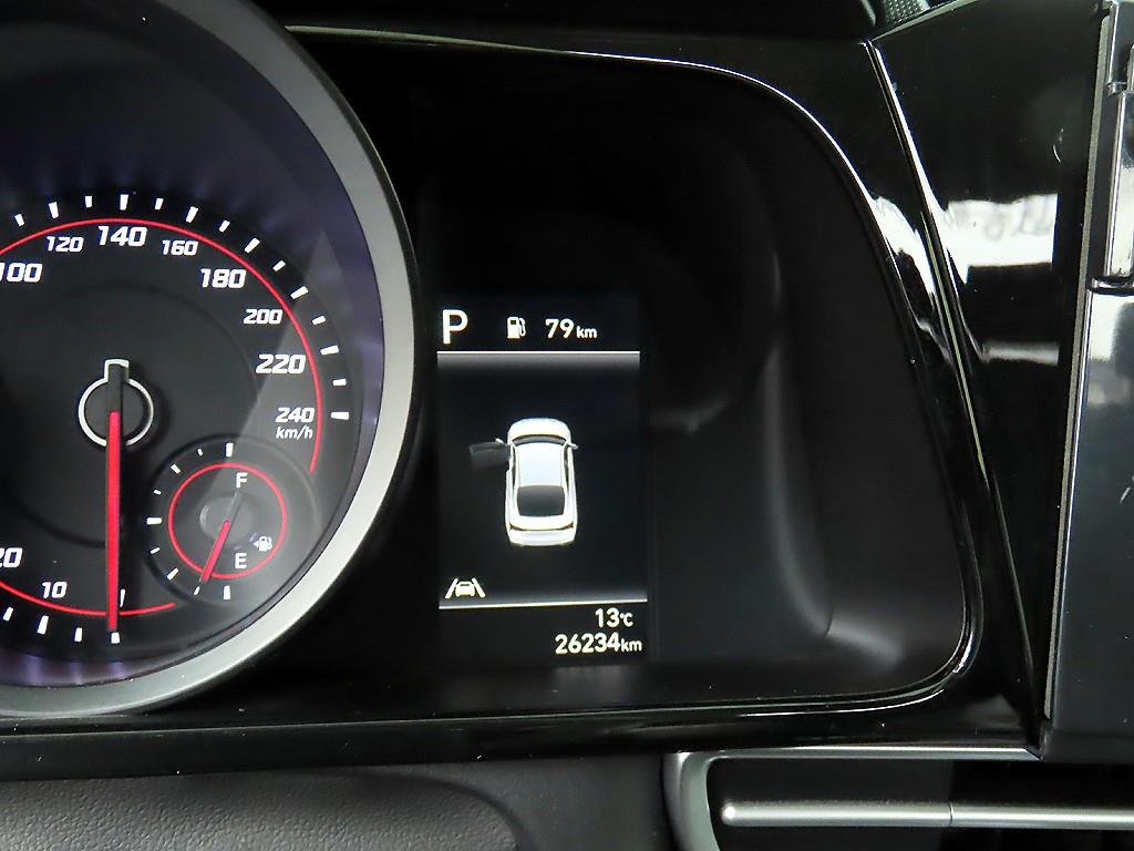 HYUNDAI Avante - Vista 8