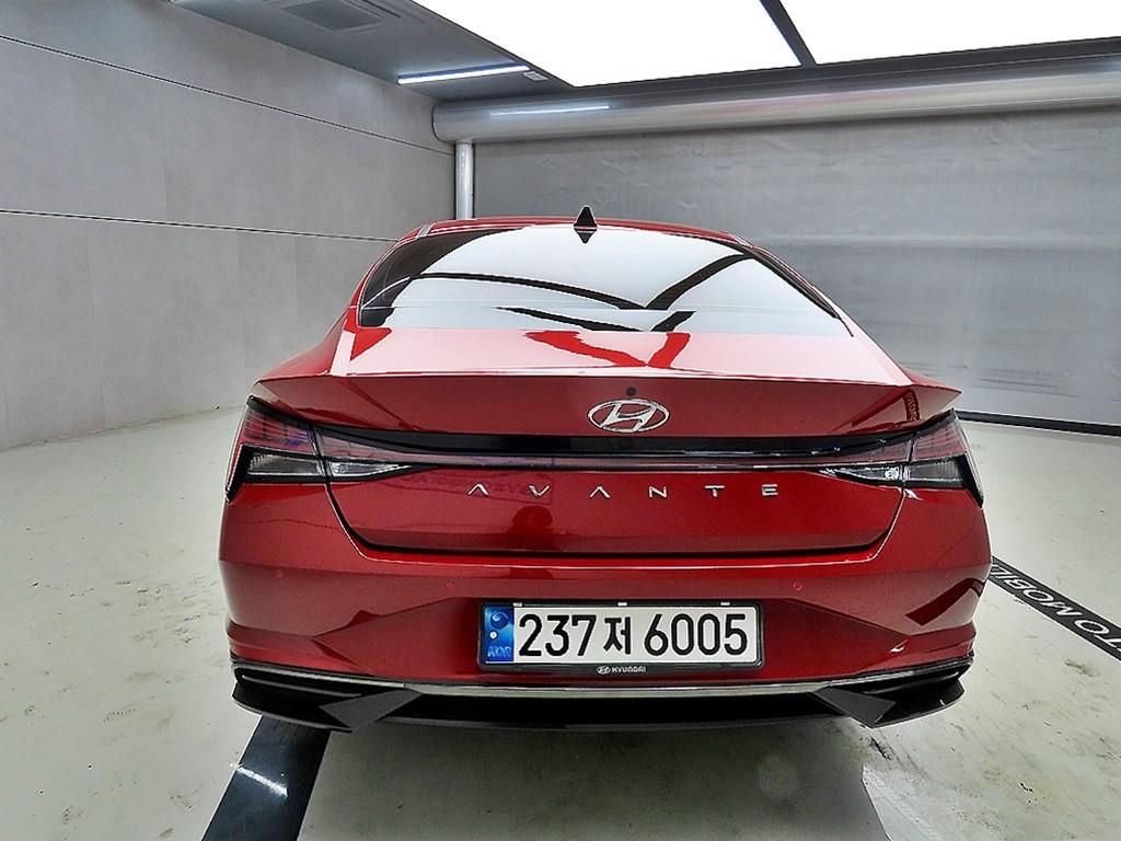 HYUNDAI Avante - Vista 3